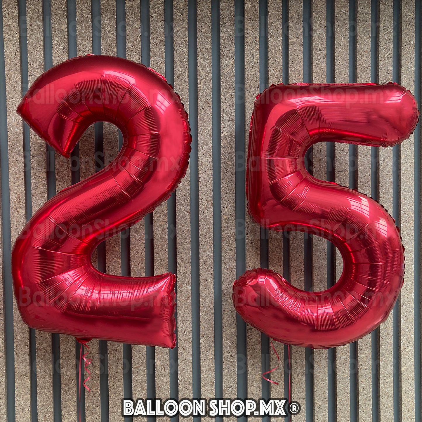 Números grandes en rojo