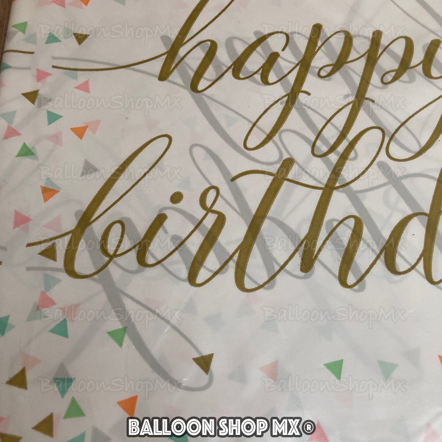 Mantel cumpleaños triángulos