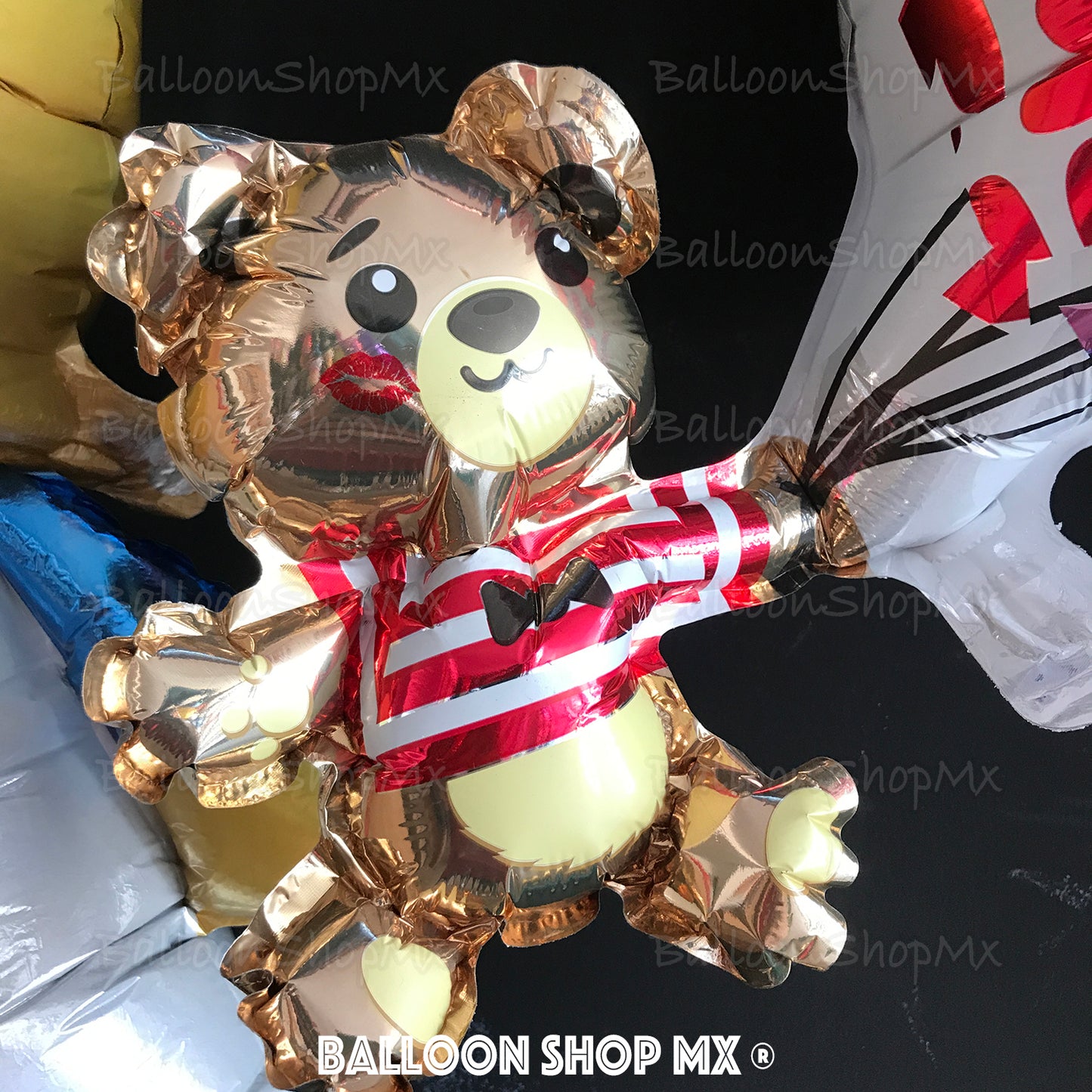 Osito con bouquet de amor