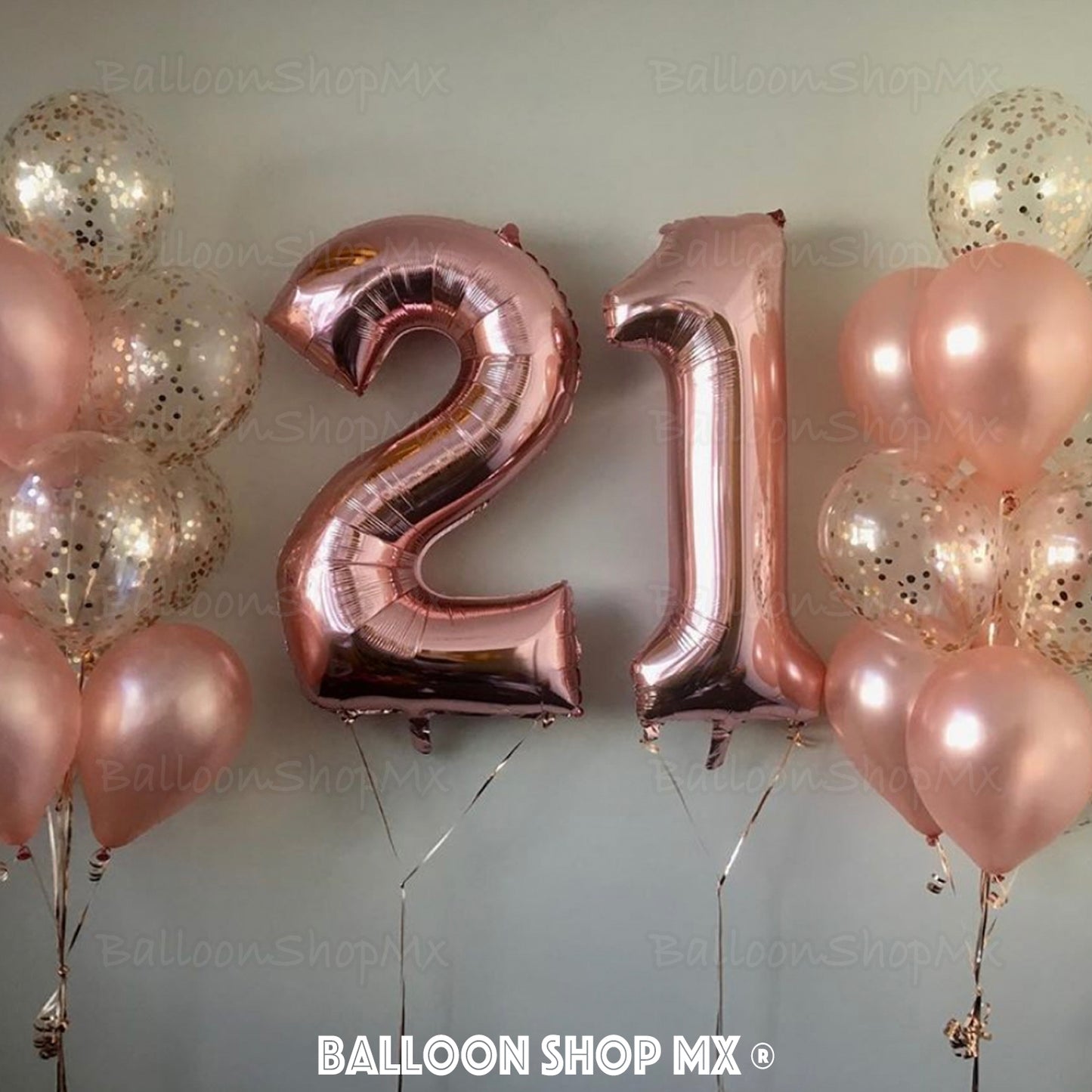 Números grandes en oro rosa