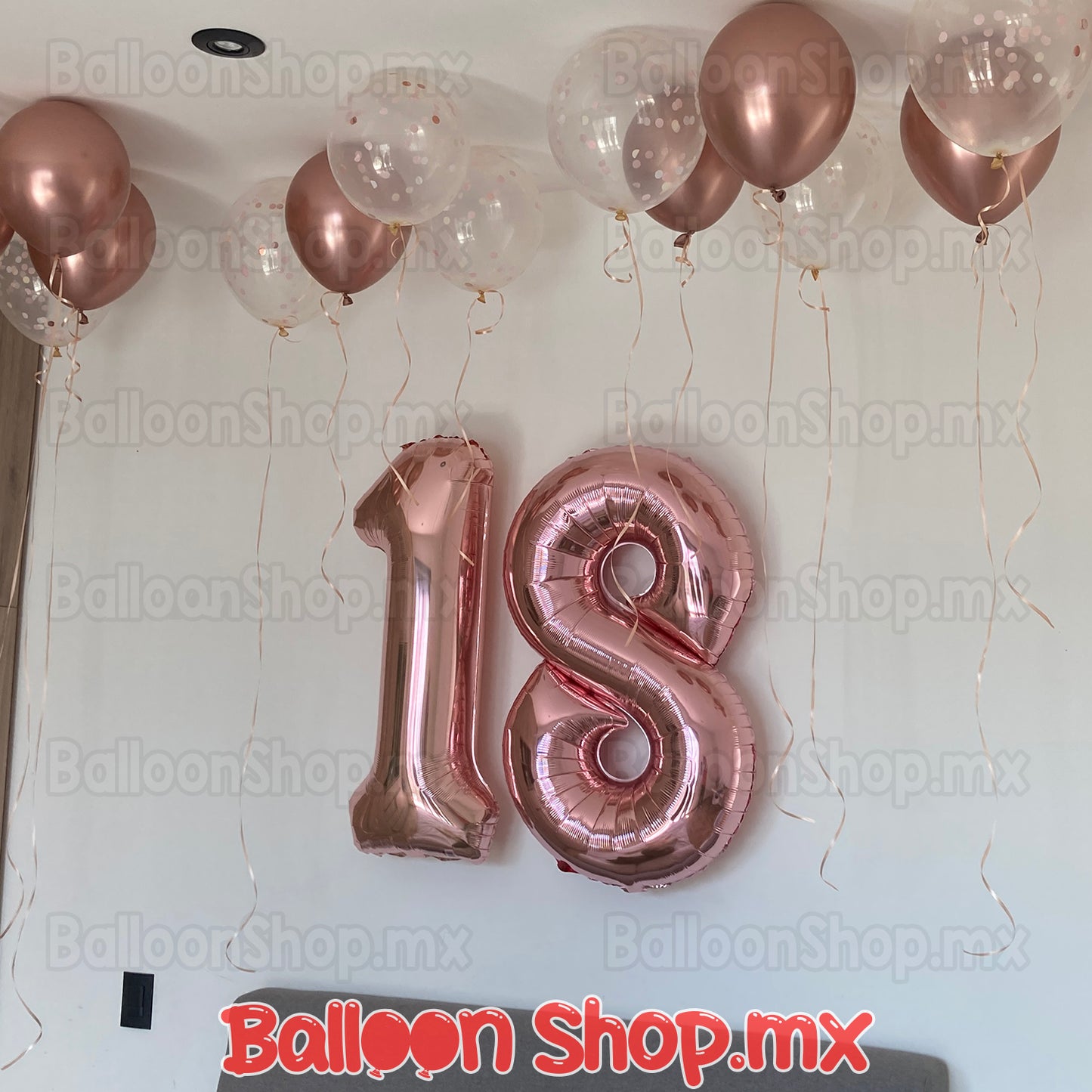 Números grandes en oro rosa