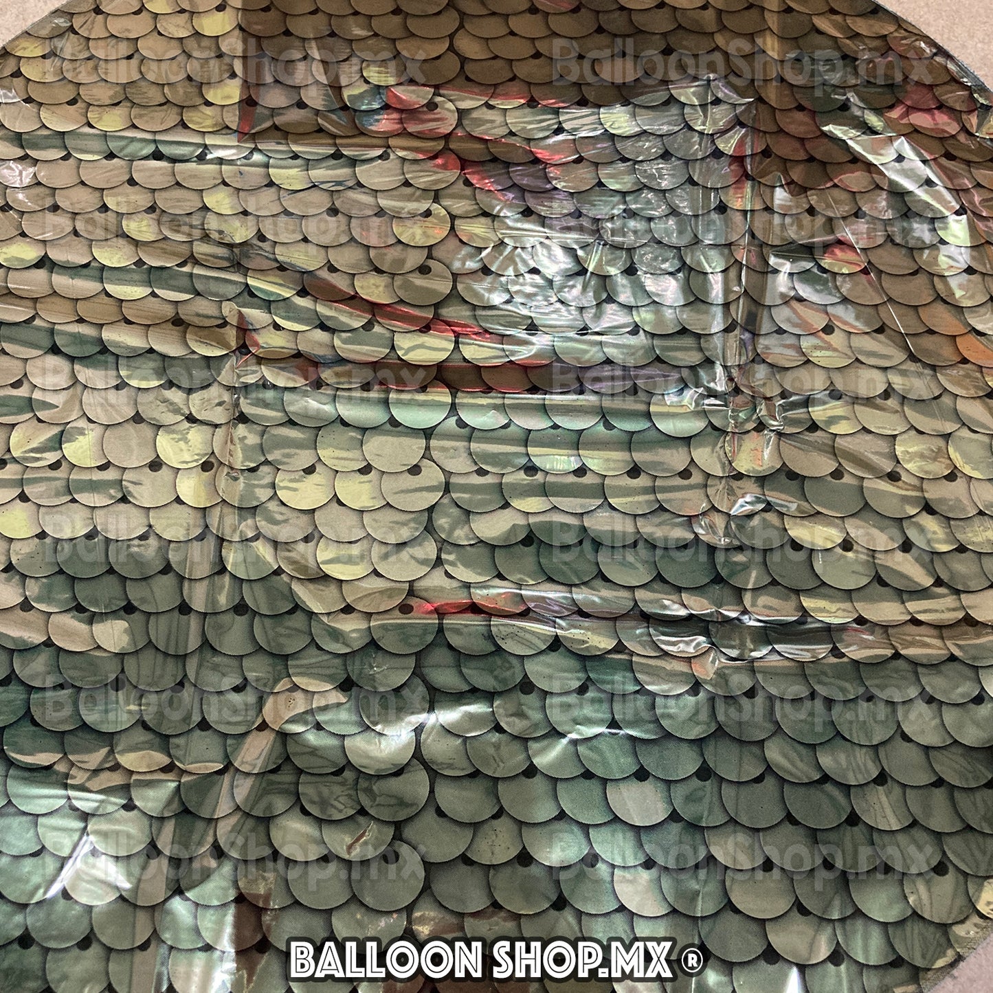 Redondo escamas doradas