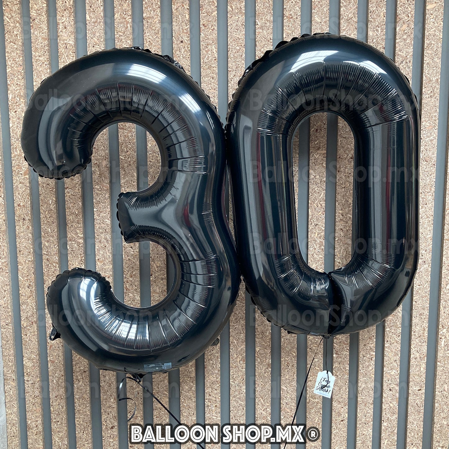 Números grandes en negro