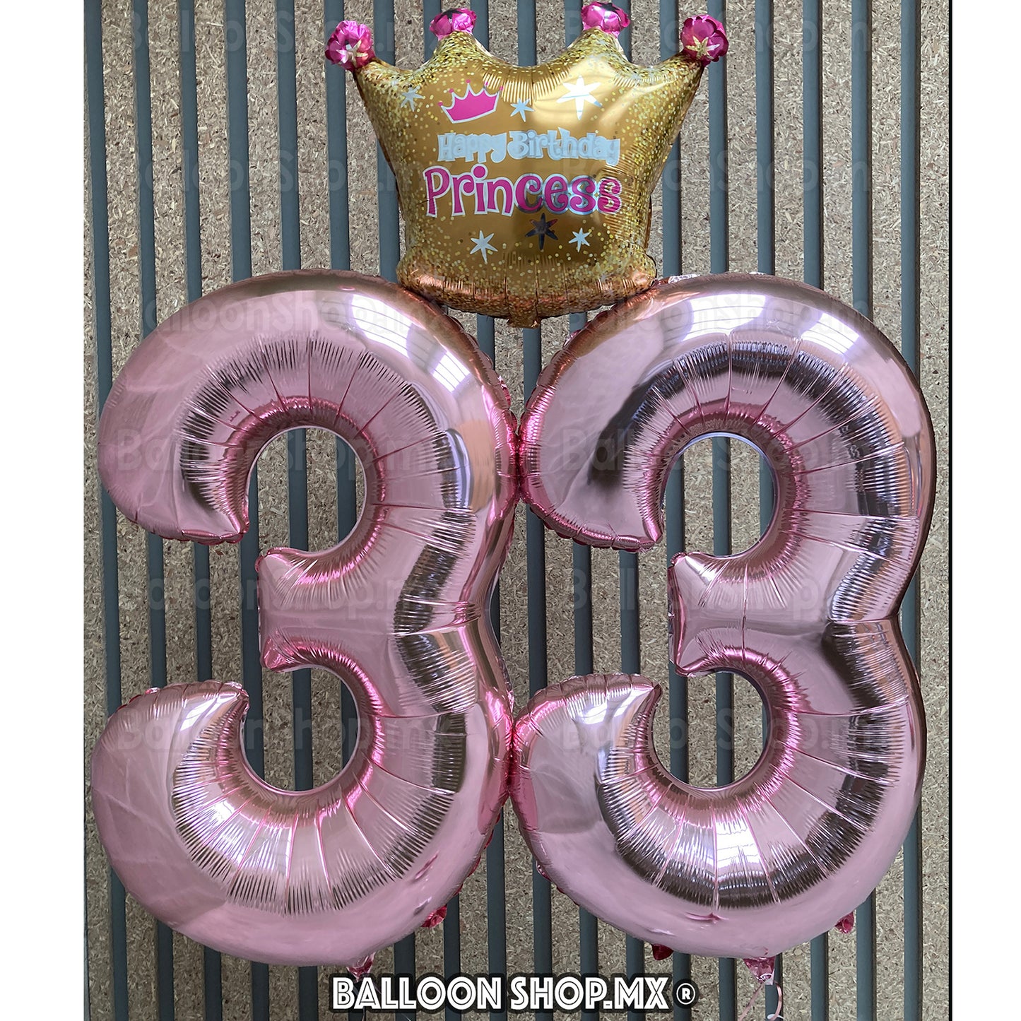 Números grandes en oro rosa