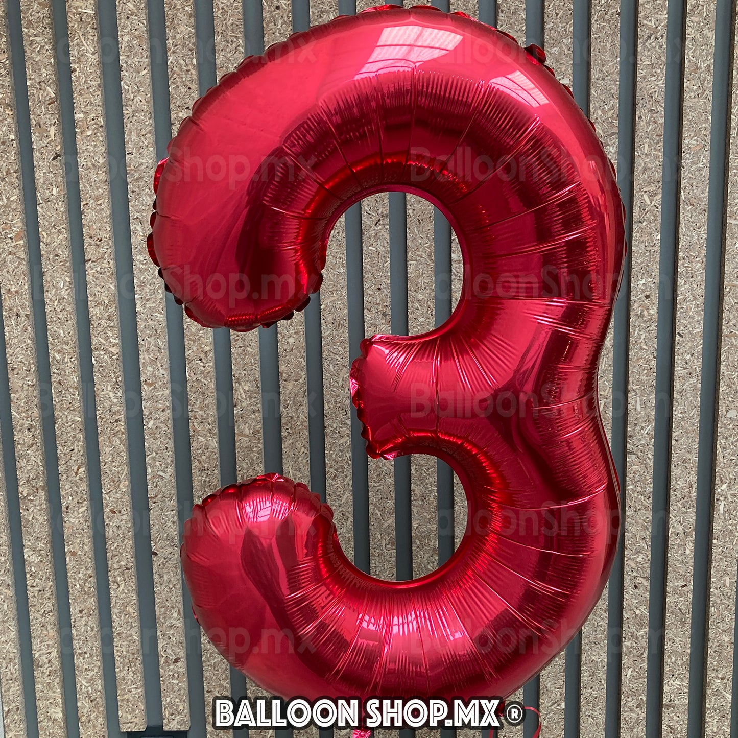 Números grandes en rojo