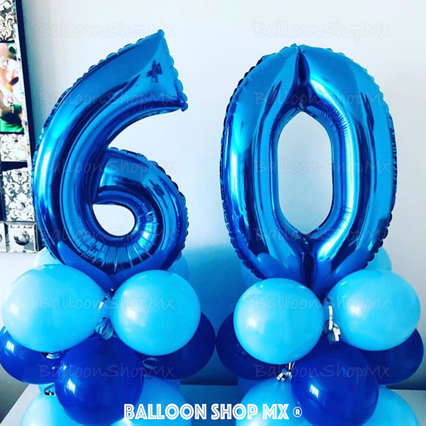 Números grandes en azul